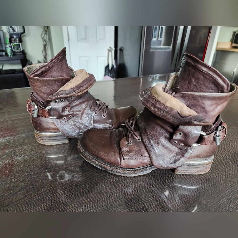AS98 Simon sz 37 (sz 6.5 -7) reserved for Rebekah